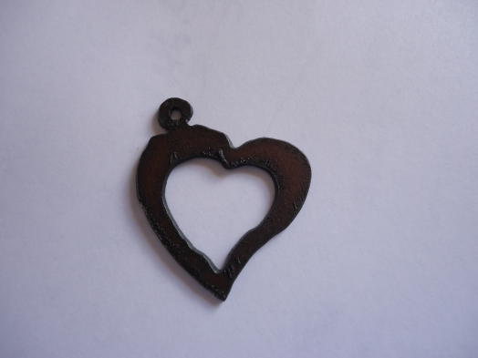 Heart metal cutout pendant #SH008L (Flirty Heart) - Click Image to Close